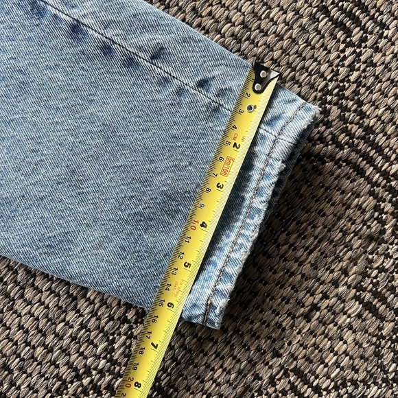 Levis Pants Women's 26 Light Wash Premium Denim Jeans Button Fly Wedgie Fit - Picture 7 of 7